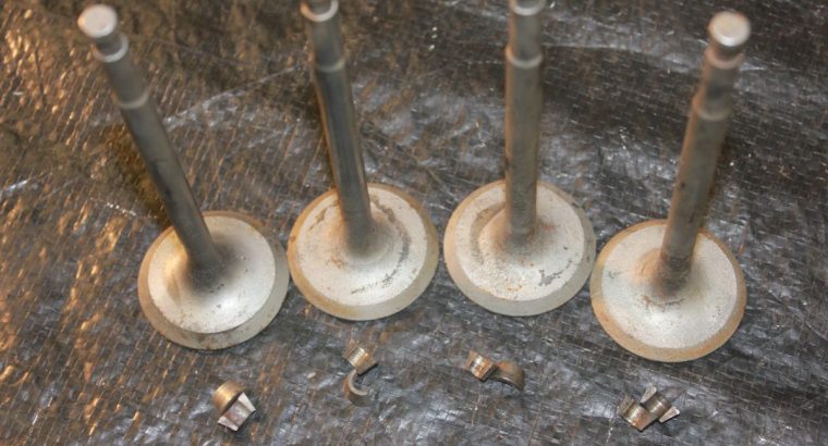 VL 74″ EXHAUST AND INTAKE VALVES / 4 Pieces