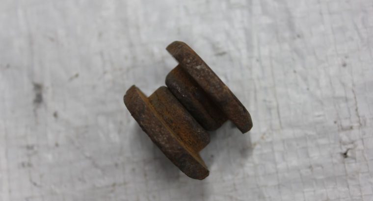 TOP RETAINER NUTS FOR SPRINGER, ALL 1930-49